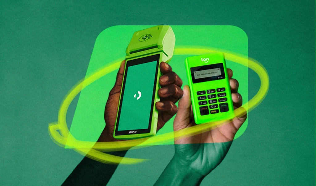 Imagem das maquininhas Ton, da Stone, destacando os modelos T1, T2, T3 e T3 Smart, ideais para pequenos empreendedores e profissionais autônomos. Cada modelo possui diferentes funcionalidades, como NFC, Wi-Fi e impressão de comprovantes, atendendo às necessidades de negócios variados.