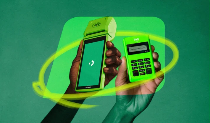 Imagem das maquininhas Ton, da Stone, destacando os modelos T1, T2, T3 e T3 Smart, ideais para pequenos empreendedores e profissionais autônomos. Cada modelo possui diferentes funcionalidades, como NFC, Wi-Fi e impressão de comprovantes, atendendo às necessidades de negócios variados.