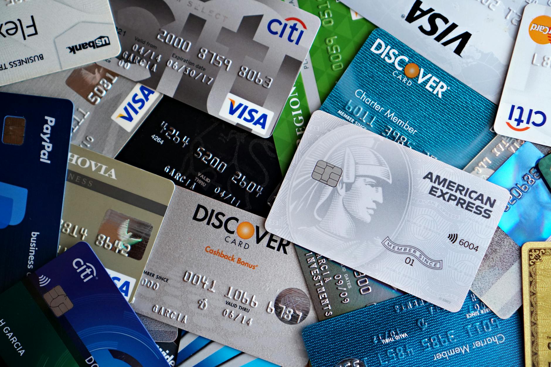 Cartão Com Cashback vale a pena? Veja custos e riscos