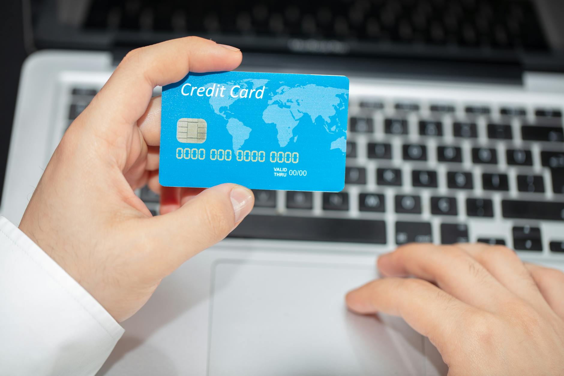 Cartão De Crédito Para Score 600 vale a pena? Veja custos e riscos