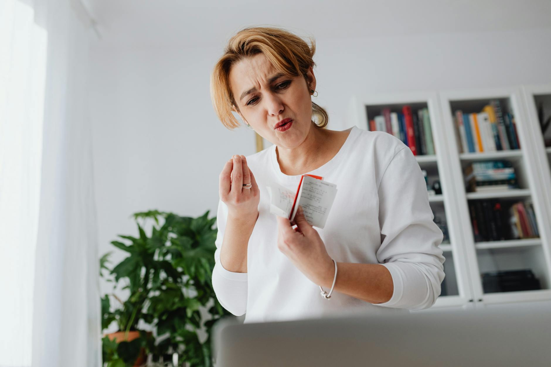 Como Quitar Dívidas Com Score Baixo?