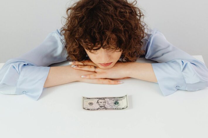 Entendendo os Juros Compostos: Como Pequenas Dívidas Podem se Tornar Grandes Problemas Financeiros